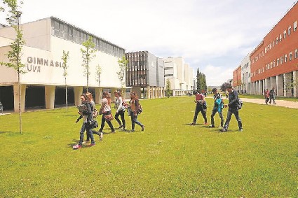 Más de un tercio de los universitarios provienen de fuera de la Comunidad